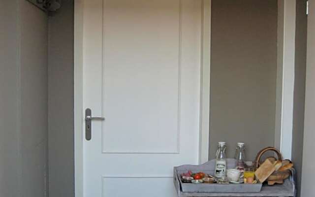 Broeks' Bed En Brood