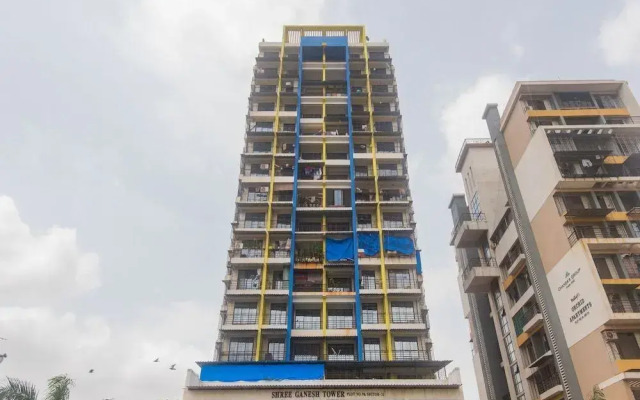 Oyo 16021 Airoli Apartments