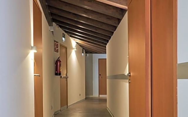 El Encanto Hotel & Cafetería