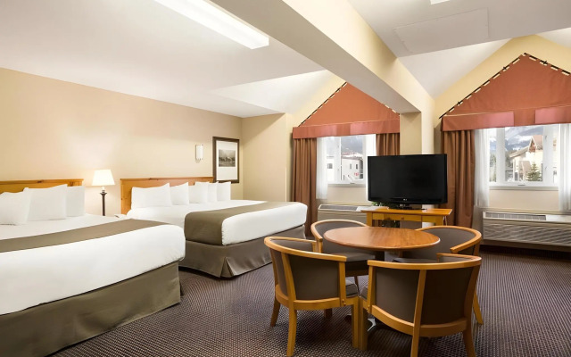Canmore Inn & Suites