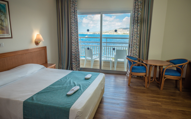 Cynthiana Beach Hotel
