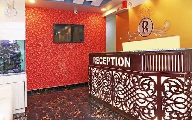 Treebo Trend Royal Crowne