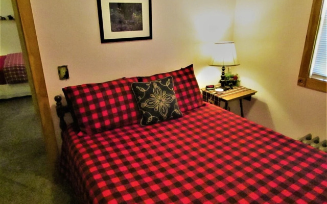 The Bear Den