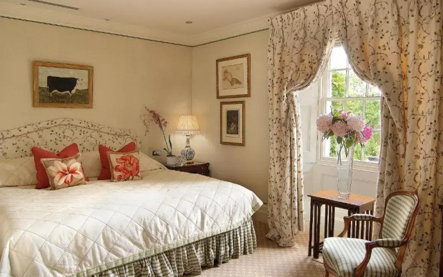 Summer Lodge Country House Hotel