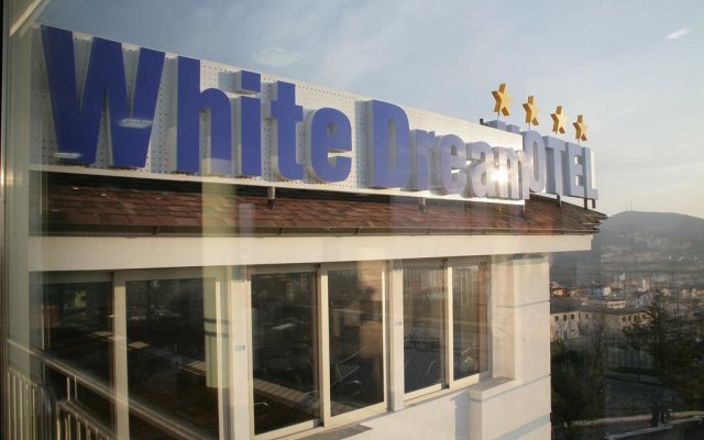 White Dream Hotel