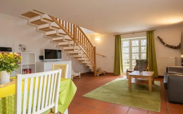 Comfy Apartment With Terrace