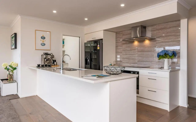 Bach near the Beach - Mangawhai Heads Holiday Home