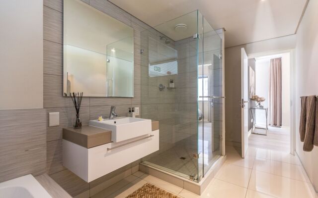 Harbour Bridge Suites 001