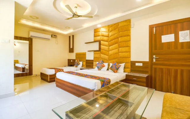 Fabhotel Royal Aanandam
