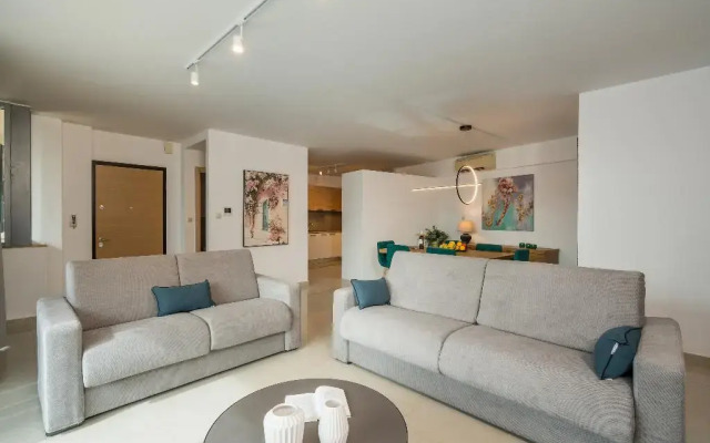 Trianon Luxury Apartments & Suites