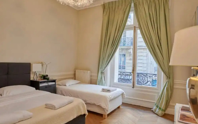 Glamorous Apartment excellent location