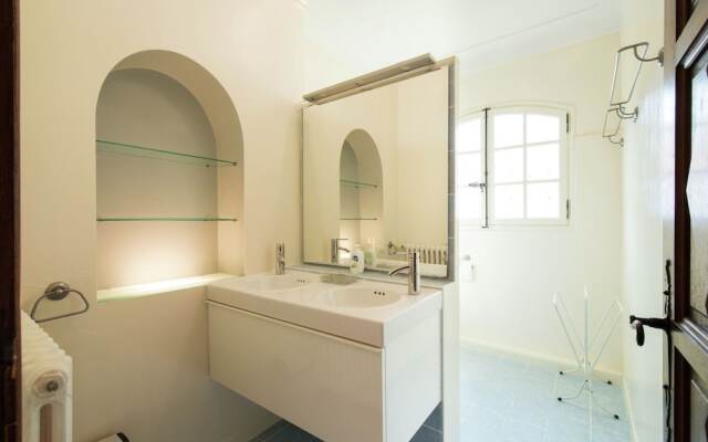 Beautiful Villa in Nyons with Swimming Pool