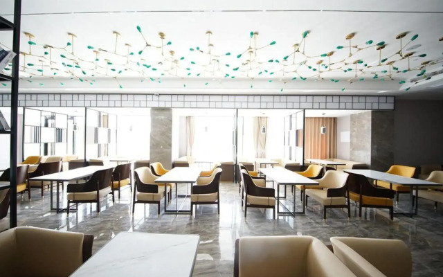 Dishang Boutique Hotel (Shanghai Lingang Baolong Plaza Branch)