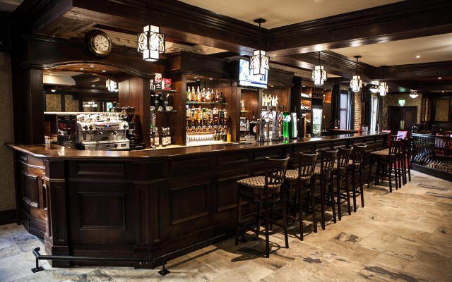 Dillons Hotel