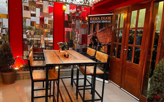 Loman Art House