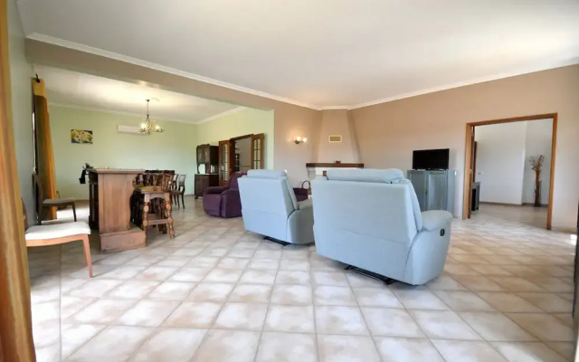 Large Country Villa With Private Pool, Vilamoura
