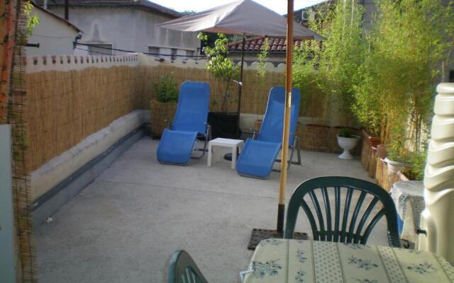T2 dans maison de village