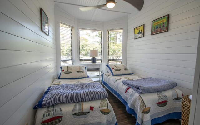 On the Creek, Across From the Ocean and a Short Walk to Beach Club and Marina