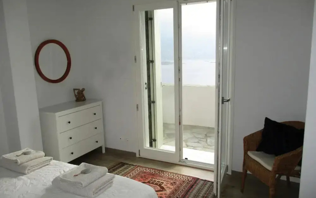 Comfortable Villa Near Sea in Andros