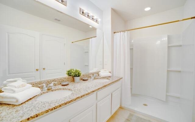 5 Bdrm Solterra New Home