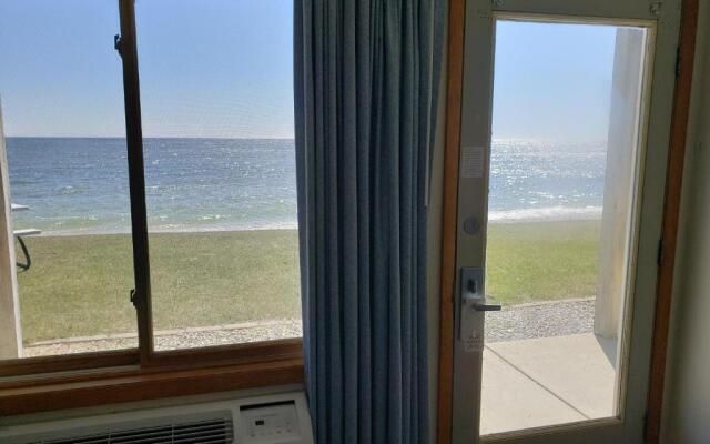 Algoma Beach Motel