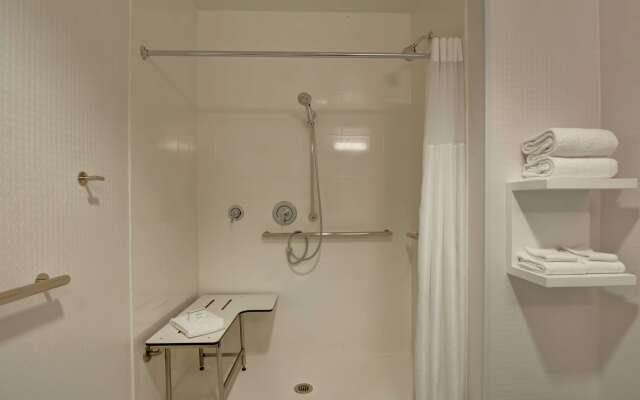 Hampton Inn & Suites Newark-Harrison-Riverwalk
