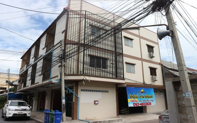 OYO 75309 Yo Charoen
