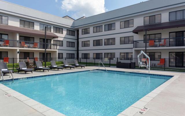 DoubleTree Suites by Hilton Dayton - Miamisburg