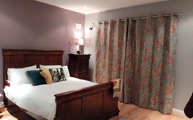 Baylough Homestay Room only