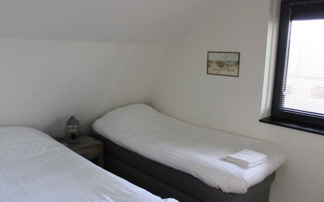 Duinroos Egmond nr 16