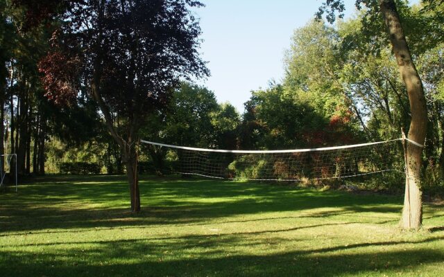 Cozy Holiday Home with Garden in Cernoy-en-Berry France