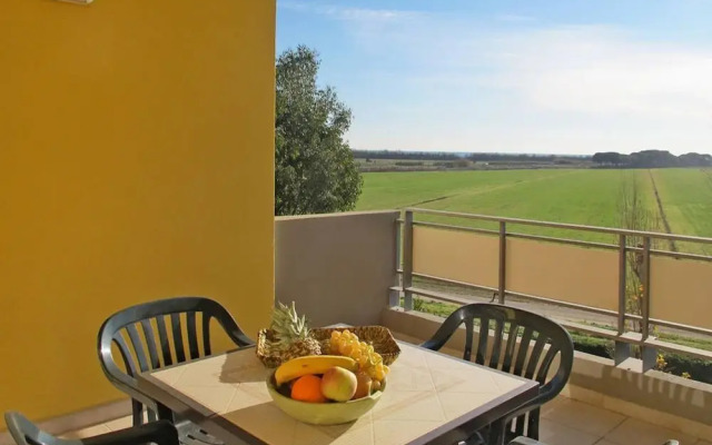 Apartment in Residenza Alberghiera Italia, Luni