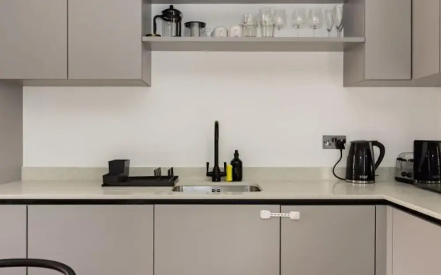 The Wembley Hideout - Stylish 2bdr Flat With Balcony