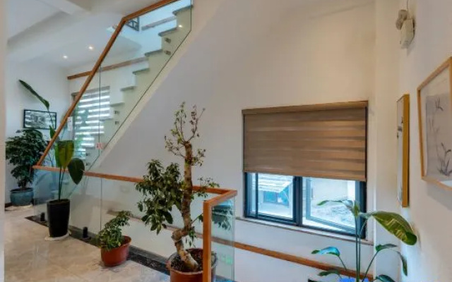 Suzhou pillow window listening to rain sauna hotel – Hotel Rooms – Suzhou