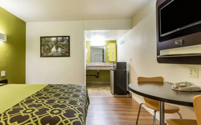 Rodeway Inn Downtown Hanford