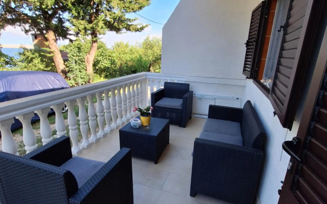 Villa Vesna, 70m from beach