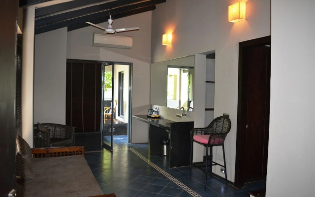 16 Degrees North, Candolim
