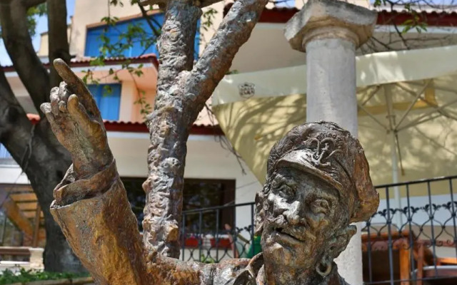 White House Family Hotel