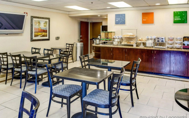 Comfort Suites Near Six Flags Magic Mountain