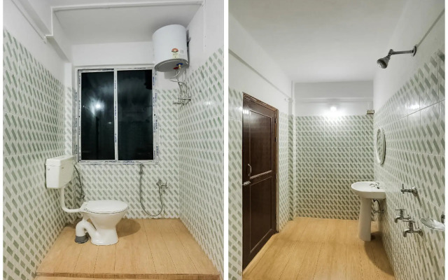 OYO 44691 Hotel East