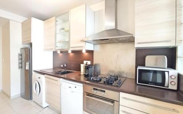 Viva Riviera Rue Victor Cousin