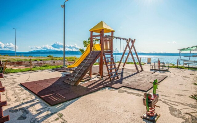Nice Apartment in Igrane With 3 Bedrooms and Wifi