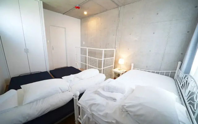 Laffitte Hirai Condominium Hotel