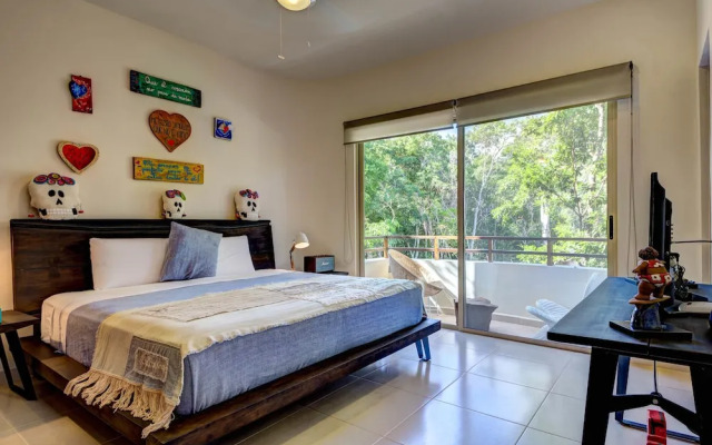 Peggy 2 BDRM apt sleeps 4 balcony