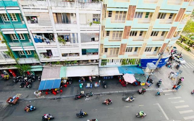 Home Away Homestay, City Center, D1