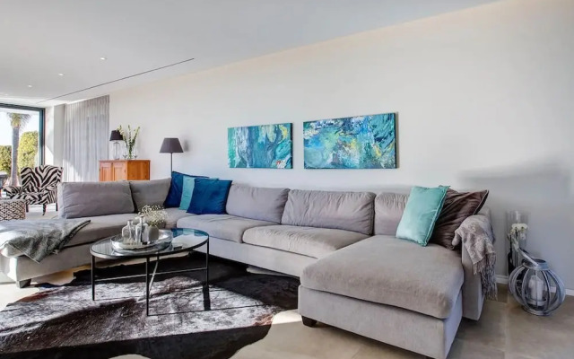 2 Rua das Palmas Luxurious Stylish and Modern L