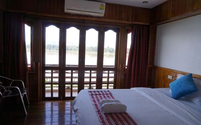 Suksomboon Hotel Chiangkhan