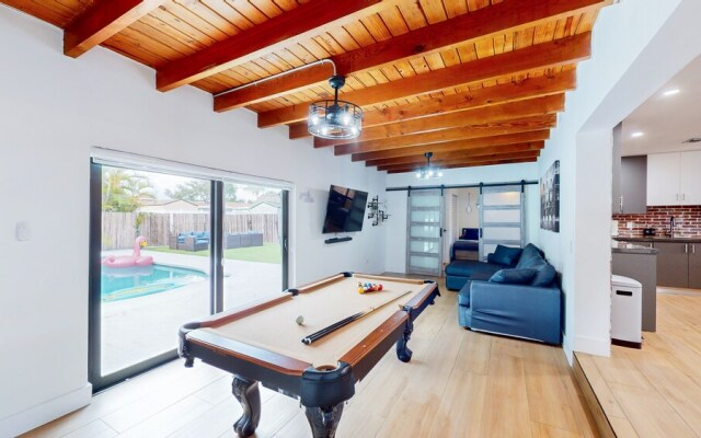 Villa Camila 5BR Luxury Home with Pool