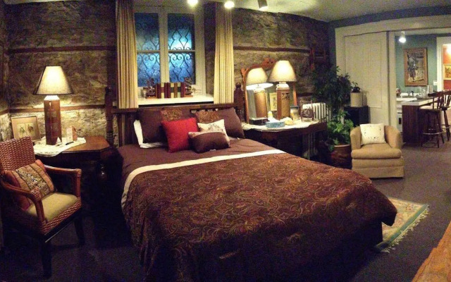 Trinity House Inn
