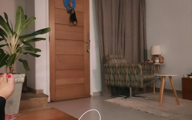 Charmosa casa em condominio com quintal